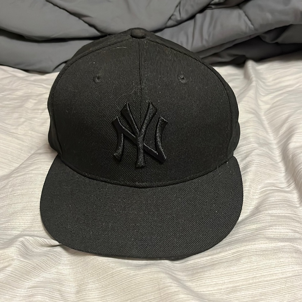 All Black New York Yankees New Era size 7 worn once